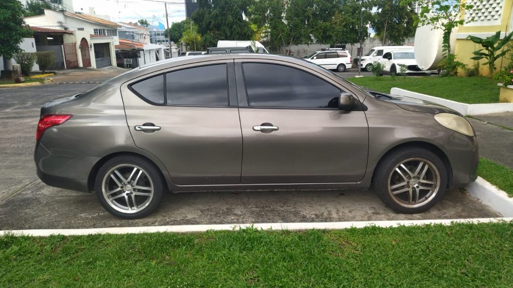 Nissan Versa 2012 en Venta 5,000 USD